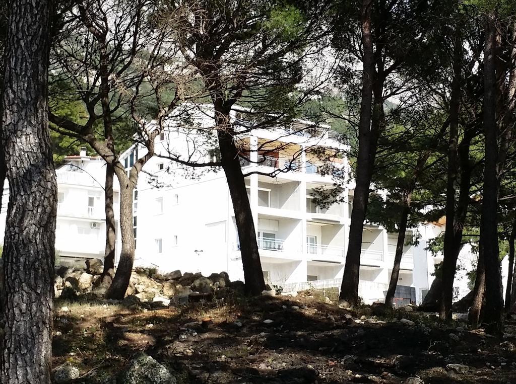 Apartments Lucija Brela Exterior foto